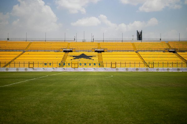 How do breathing techniques enhance performance in competitive fencing?