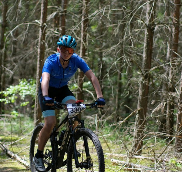 How can UK sports clubs develop successful marketing campaigns to attract new members?